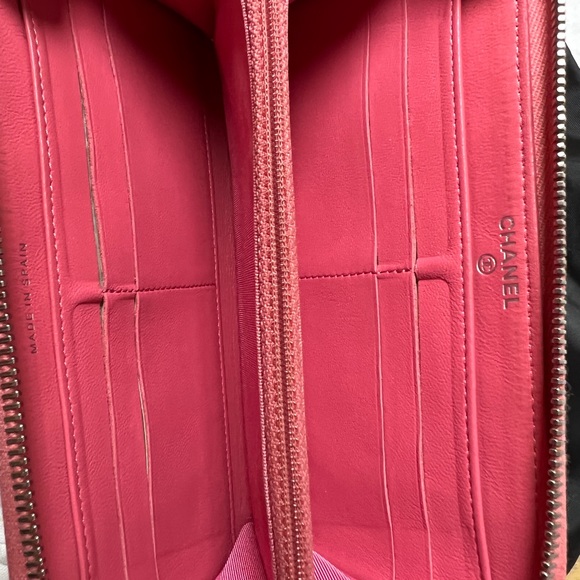 🌸 Authentic Chanel Pink Leather Wallet - Picture 5 of 6